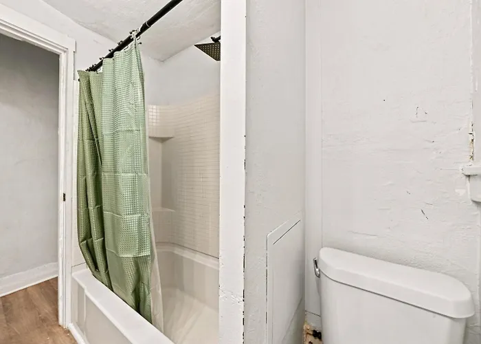 1br 1bath Cozy In The Hill District Apartment *